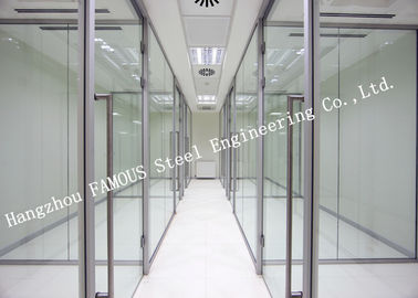 चीन सीबीडी कार्यालय या प्रदर्शनी शोरूम के लिए एल्यूमिनियम फ्रेम स्लाइडिंग डबल ग्लास फेकल डोर आपूर्तिकर्ता