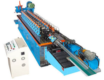चीन सीआर 12 ब्लेड हाइड्रोलिक कटिंग के साथ 15KW टोपी चैनल कोल्ड रोलिंग मशीन आपूर्तिकर्ता