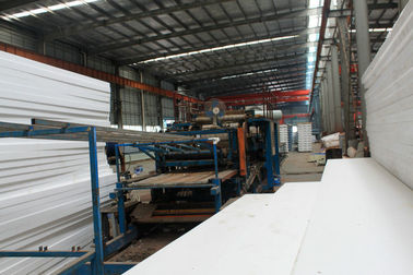 चीन कस्टम पूर्व इंजीनियर पूर्वनिर्मित औद्योगिक वेल्डिंग धातु छत शीट्स सिस्टम आपूर्तिकर्ता